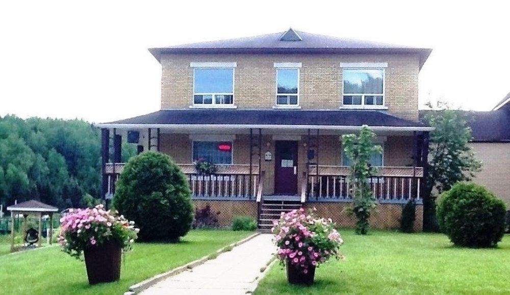 Auberge Du Presbytere De Riviere-Eternite Riviere Eternite Екстериор снимка