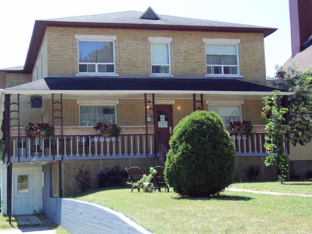 Auberge Du Presbytere De Riviere-Eternite Riviere Eternite Екстериор снимка