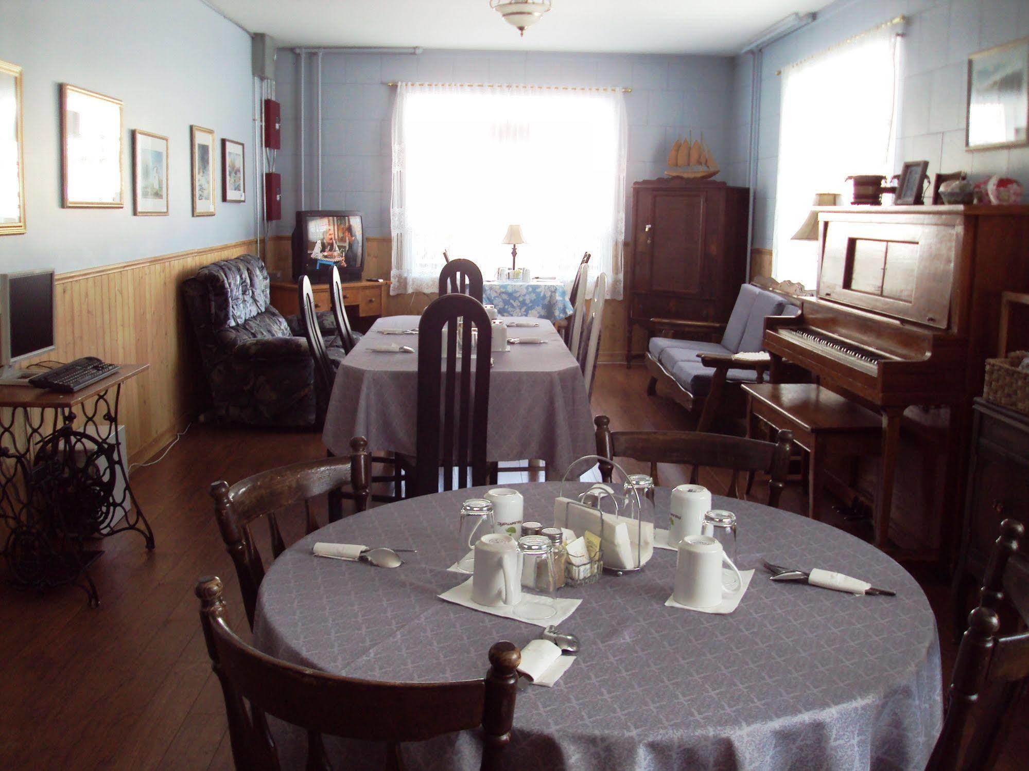 Auberge Du Presbytere De Riviere-Eternite Riviere Eternite Екстериор снимка